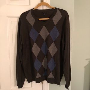 APT 9 MEN’S V NECK ARGYLE SWEATER